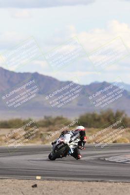 media/Nov-16-2025-Race Pace (Sun) [[8c5fa54630]]/Non Verified Riders (1st 20 Minutes)/5-Turn 15 (110pm)/